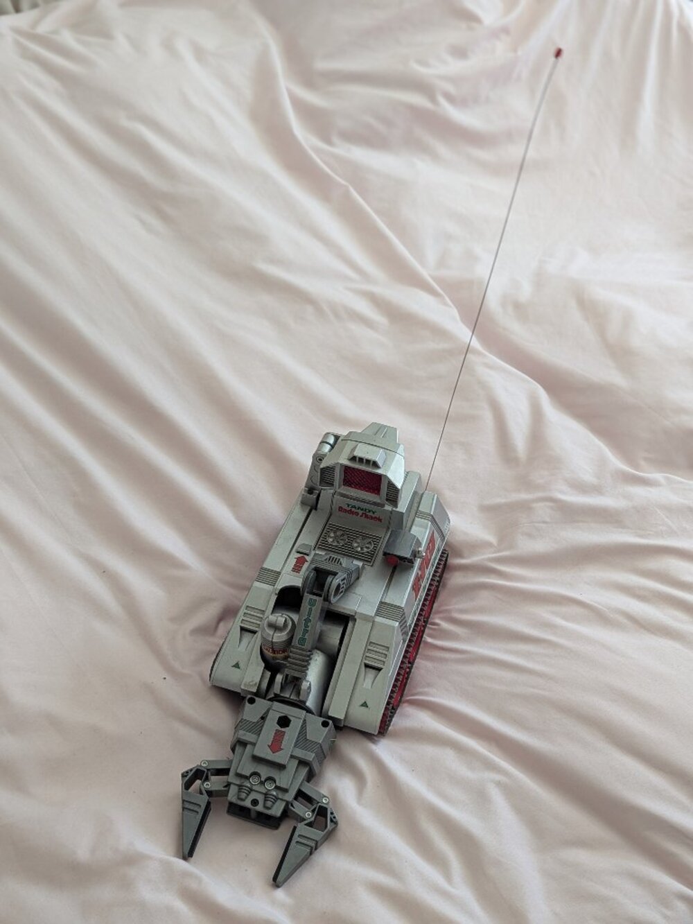 Tandy Radio Shack Z-707 Battle Iron Claw RC Tank
